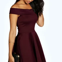 Schulterfreies Skater-Kleid