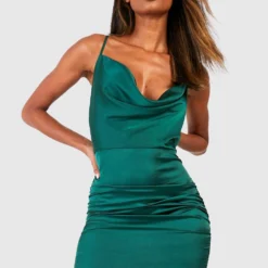 Bodycon-Kleid Aus Satin Mit Wasserfallausschnitt