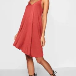 Basic Kleid Mit V-Ausschnitt