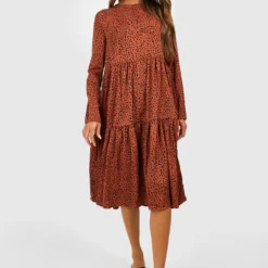 Gepunktetes Smok-Kleid