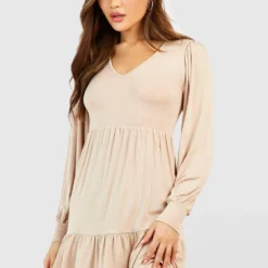 Smok-Kleid Mit Ballonärmeln