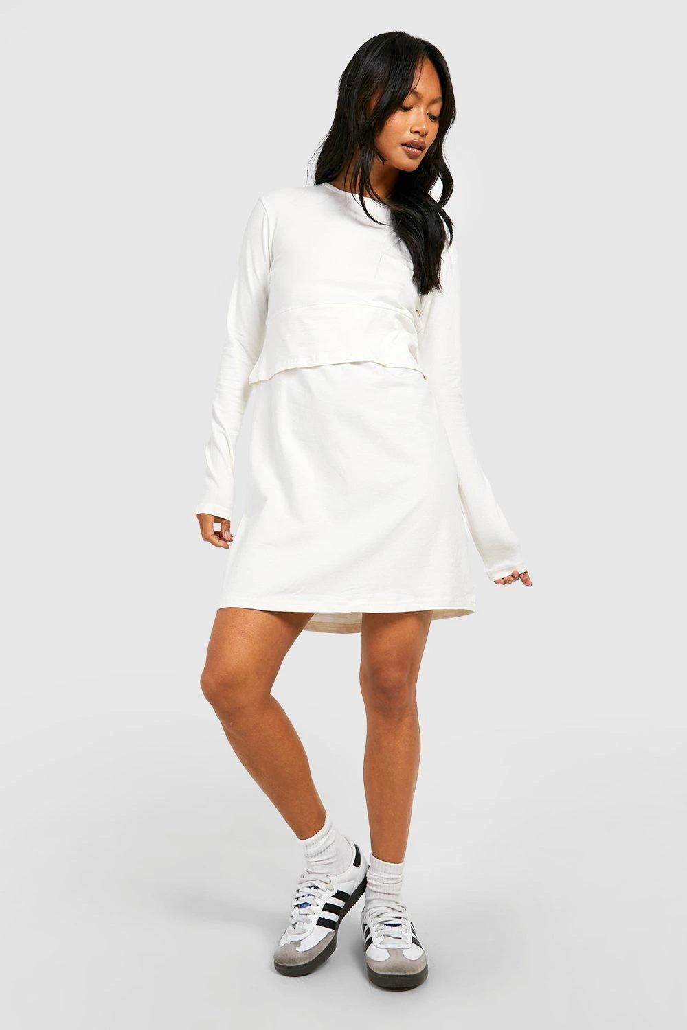 Langärmliges Oversize T-Shirt-Kleid Mit Rundhals-Ausschnitt 5 Langärmliges Oversize T-Shirt-Kleid Mit Rundhals-Ausschnitt – Bild 3