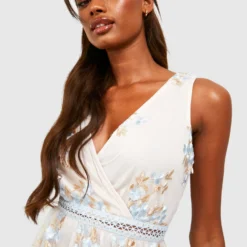 Boohoo Occasion Besticktes Florales Wickel Skater-Kleid 9 Boohoo Occasion Besticktes Florales Wickel Skater-Kleid -Diven Stil Verkaufsgeschäft fzz69506 blue xl 3 scaled