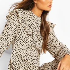 Gepunktetes Rüschen-Kleid Mit Rüschensaum