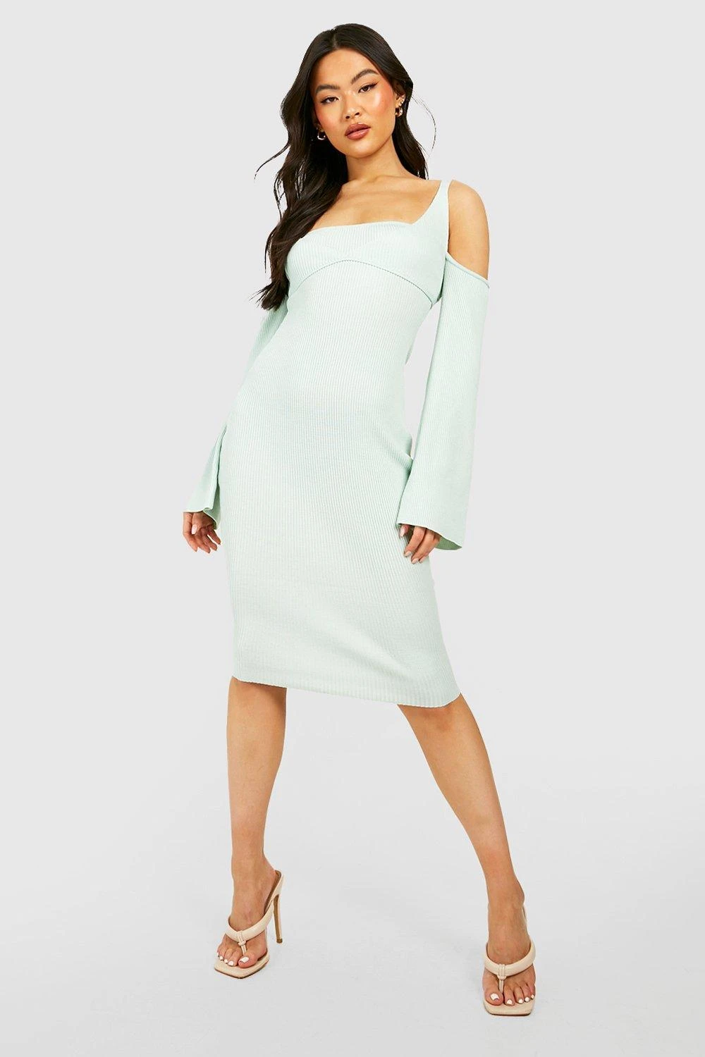 Geripptes Schulterfreies Premium Kleid & Bralette 3 Geripptes Schulterfreies Premium Kleid & Bralette