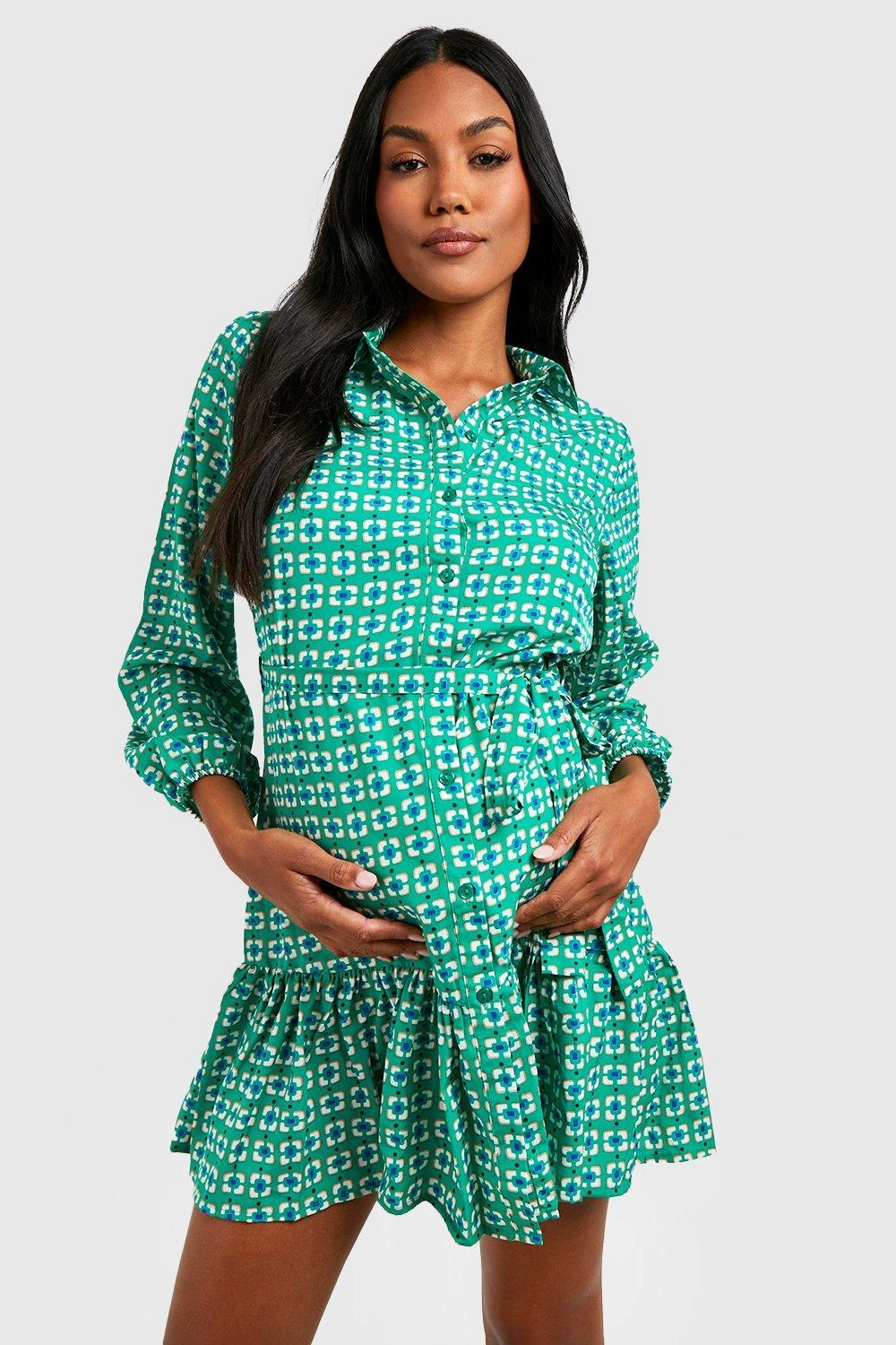 Umstandsmode Hemd-Kleid Mit Gürtel Und Rüschensaum 5 Umstandsmode Hemd-Kleid Mit Gürtel Und Rüschensaum – Bild 3