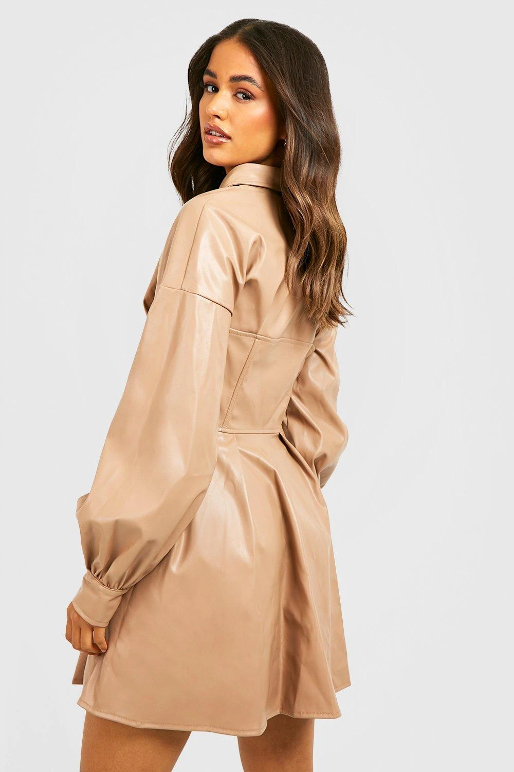 Hemd-Kleid Im Leder-Look Mit Korsett-Detail 4 Hemd-Kleid Im Leder-Look Mit Korsett-Detail – Bild 2