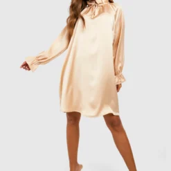 Hochgeschlossenes Rüschen-Kleid Aus Satin -Diven Stil Verkaufsgeschäft gzz27539 champagne xl 2 scaled