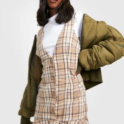 Kariertes Kleid Mit Rüschensaum