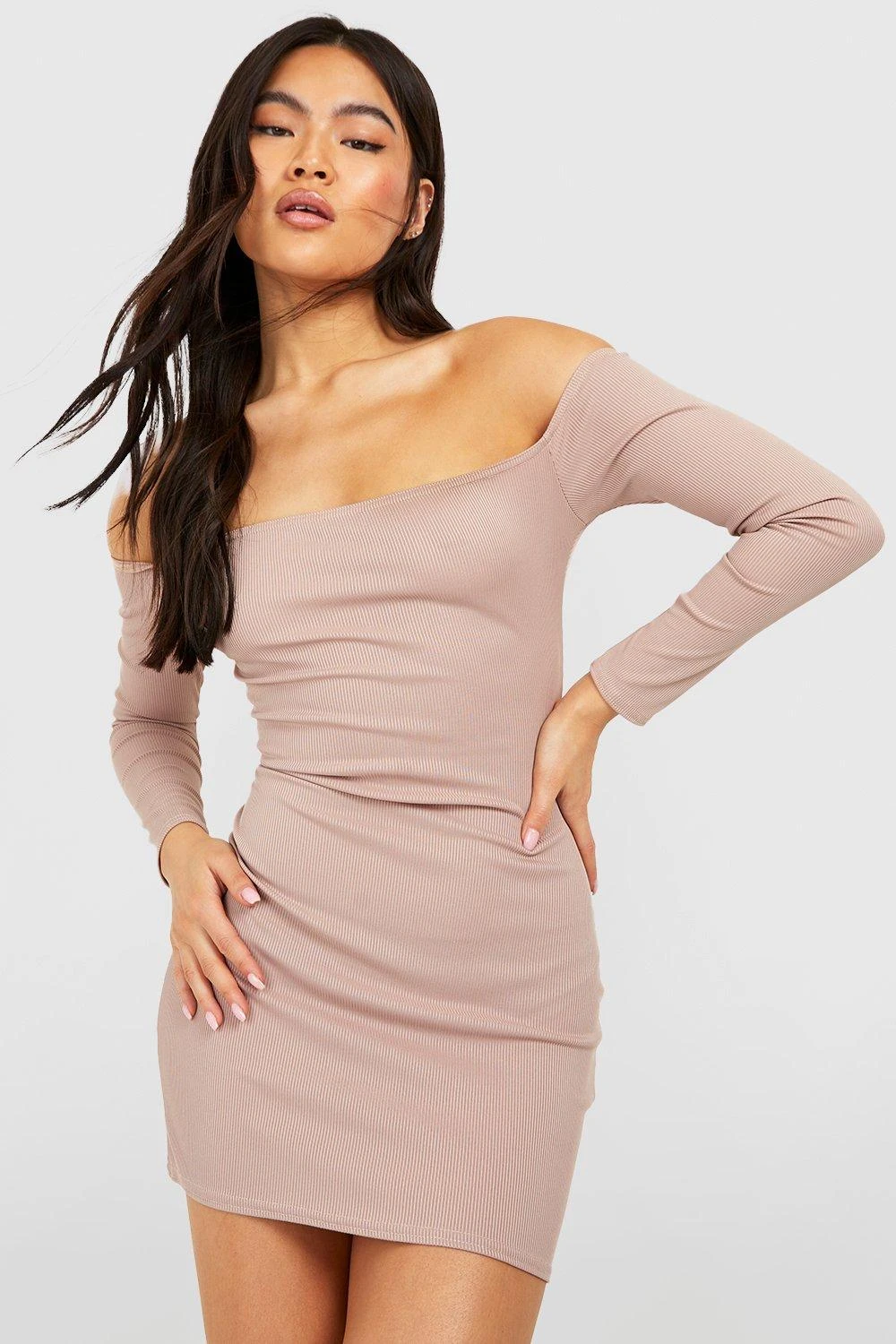Langärmliges Geripptes Basic Bardot Bodycon-Kleid 3 Langärmliges Geripptes Basic Bardot Bodycon-Kleid
