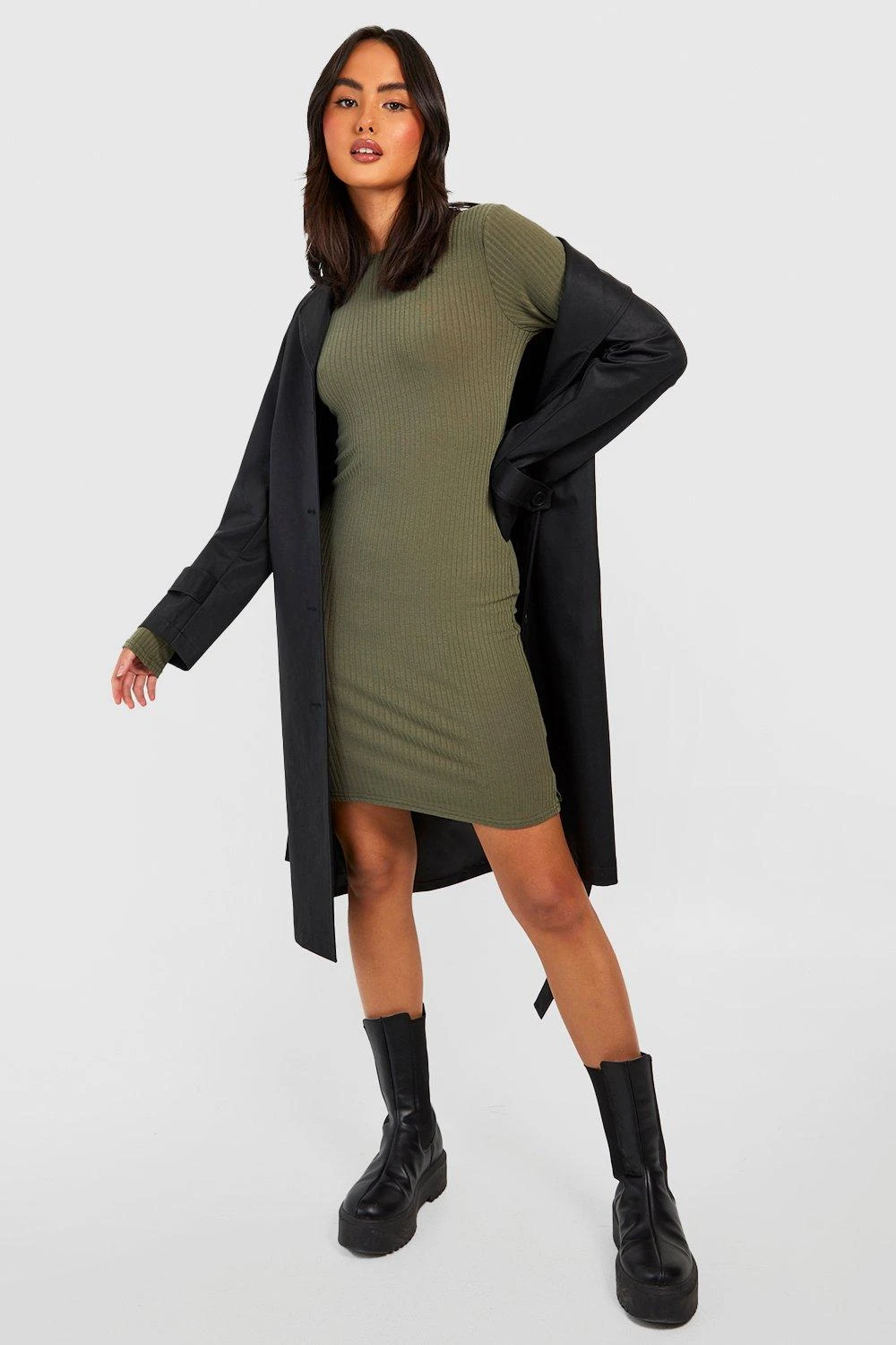 Langärmliges Geripptes Kleid Mit Seitenschlitz 6 Langärmliges Geripptes Kleid Mit Seitenschlitz – Bild 4