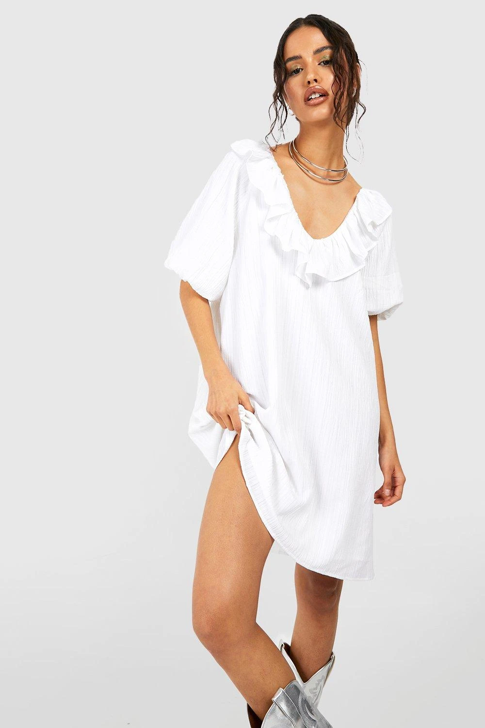 Strukturiertes Rüschen-Kleid 3 Strukturiertes Rüschen-Kleid