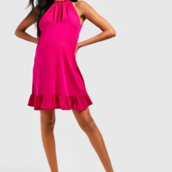 Umstandsmode Kleid Mit Geschnürten Trägern Und Rüschen-Detail 8 Umstandsmode Kleid Mit Geschnürten Trägern Und Rüschen-Detail -Diven Stil Verkaufsgeschäft gzz39993 hot20pink xl 2 scaled