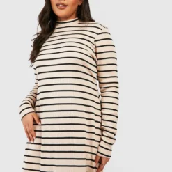 Plus Hochgeschlossenes Geripptes Kleid Mit Streifen