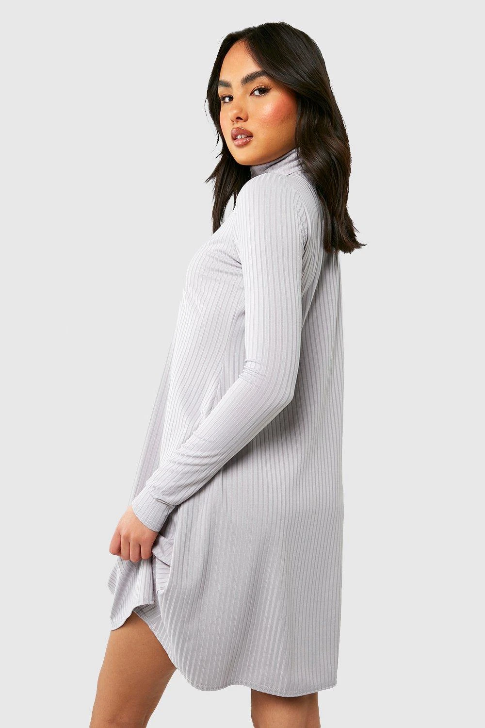 Geripptes Rollkragen-Kleid 4 Geripptes Rollkragen-Kleid – Bild 2