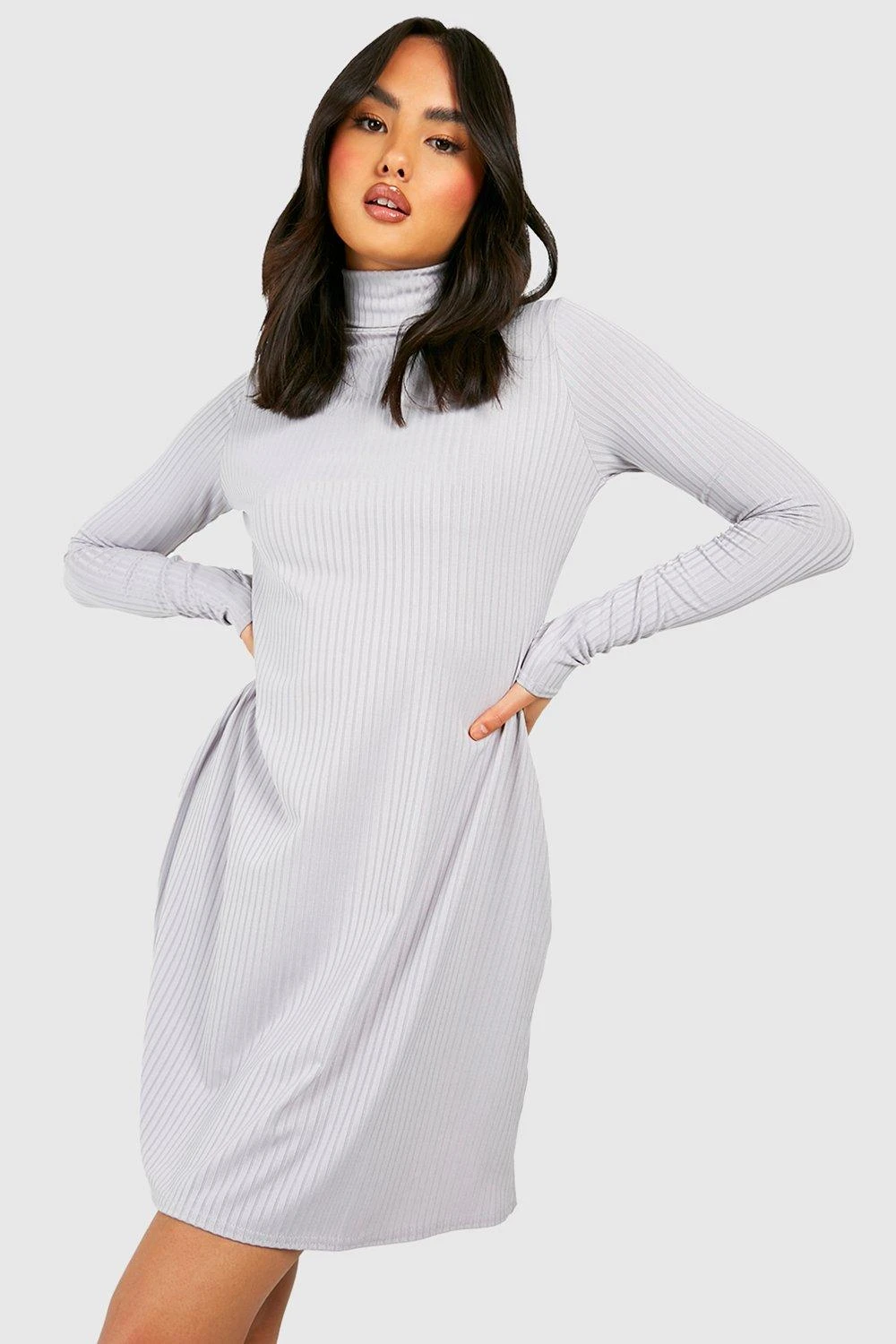 Geripptes Rollkragen-Kleid 6 Geripptes Rollkragen-Kleid – Bild 4
