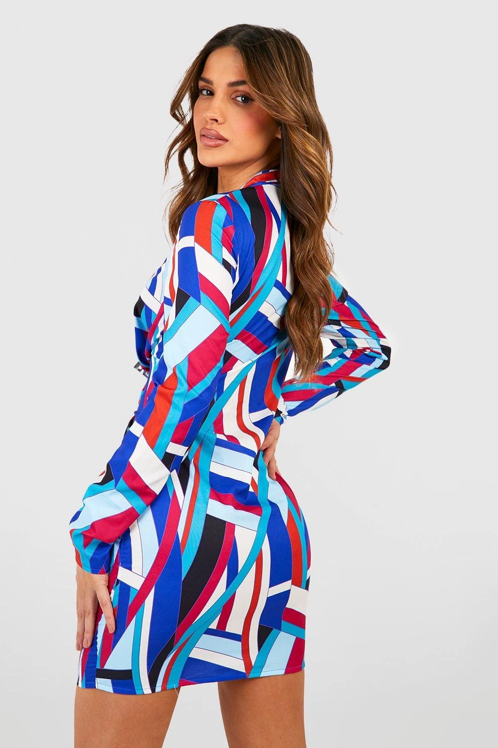 Hemd-Kleid Mit Abstraktem Print Und Schnür-Detail 4 Hemd-Kleid Mit Abstraktem Print Und Schnür-Detail – Bild 2