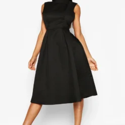 Hochgeschlossenes Boutique Kleid