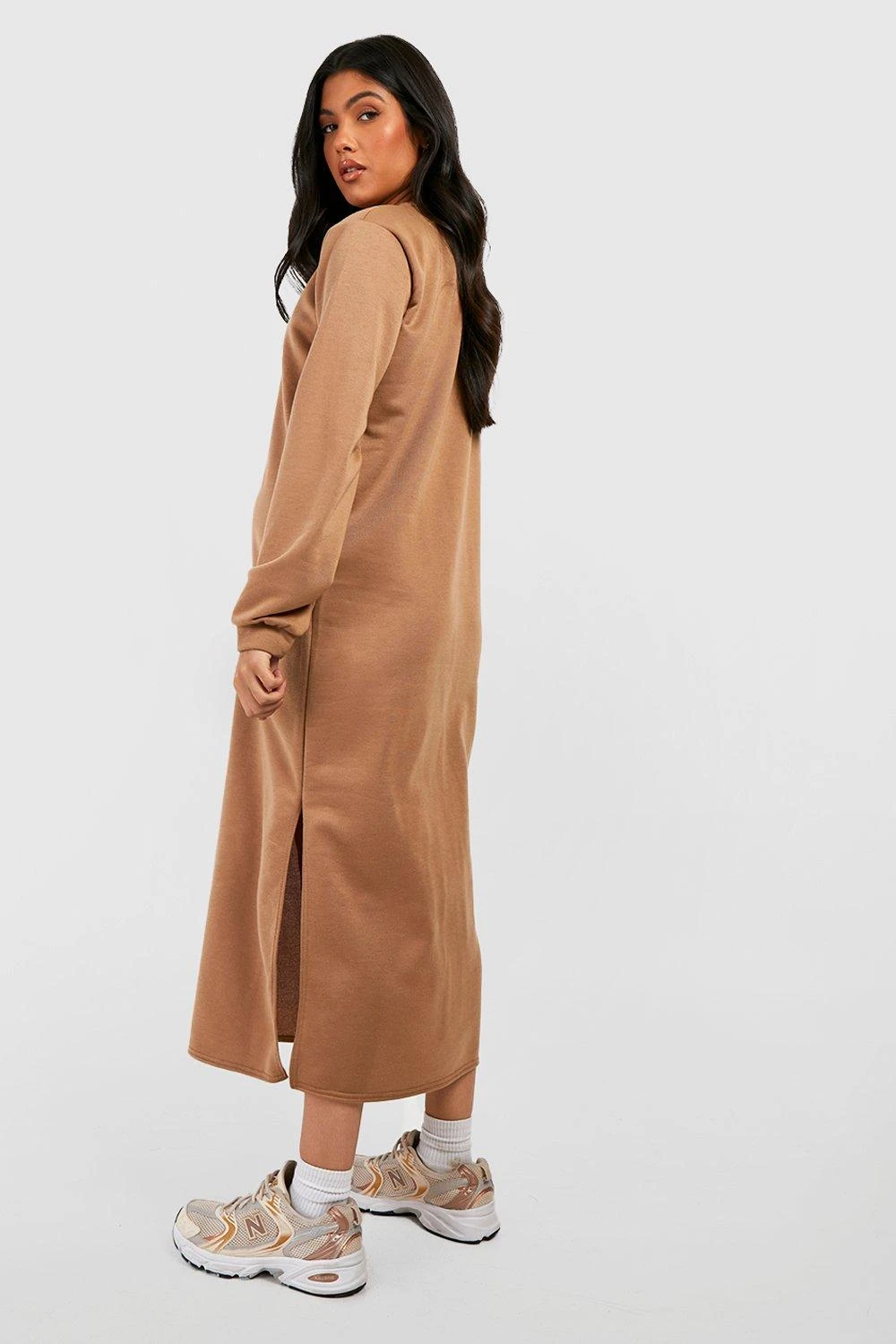Umstandsmode Langes Sweatshirt-Kleid Mit Schlitz-Detail 4 Umstandsmode Langes Sweatshirt-Kleid Mit Schlitz-Detail – Bild 2