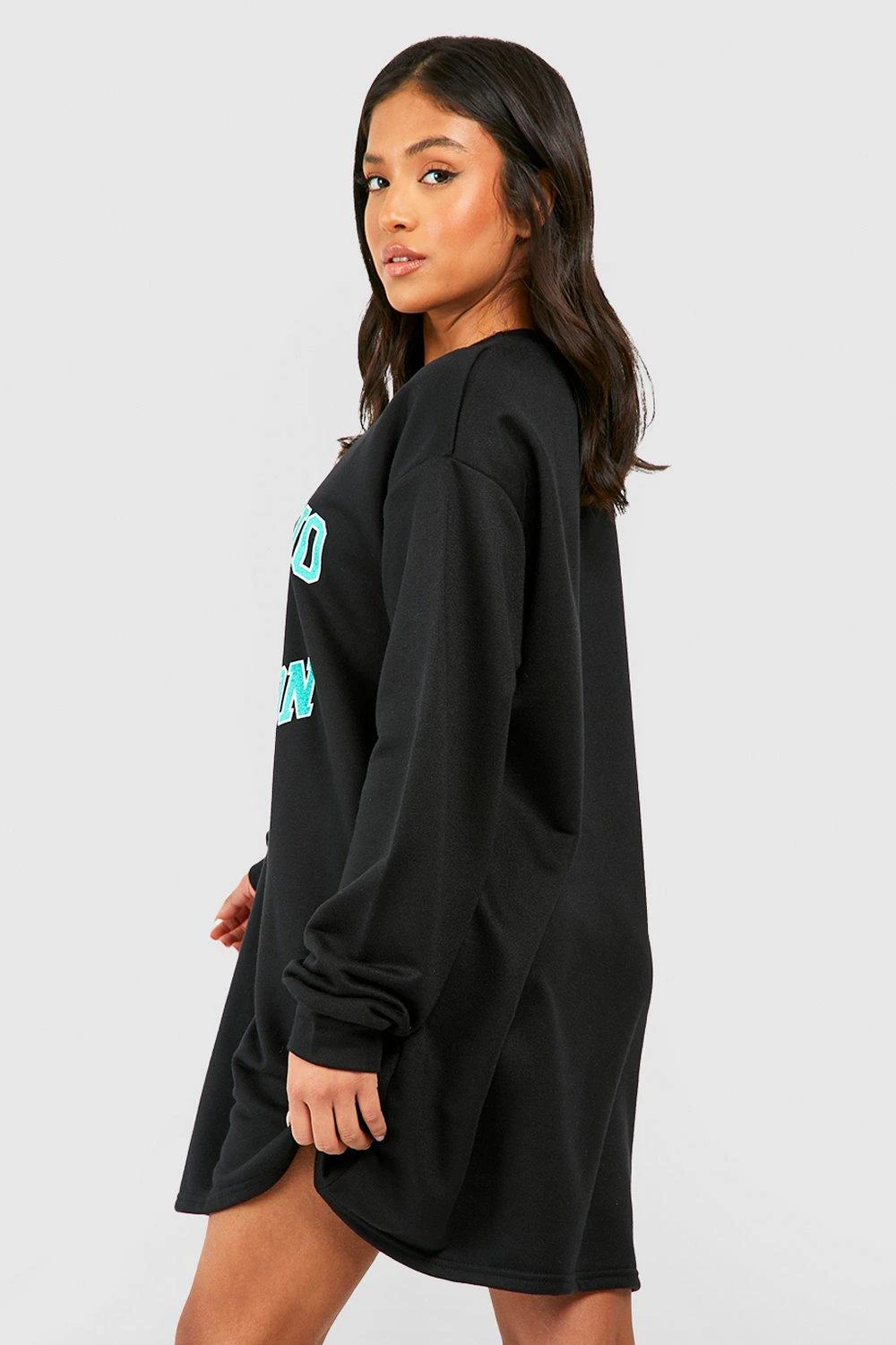 Petite Oversize Sweatshirt-Kleid Mit Dsgn Studio Slogan 4 Petite Oversize Sweatshirt-Kleid Mit Dsgn Studio Slogan – Bild 2