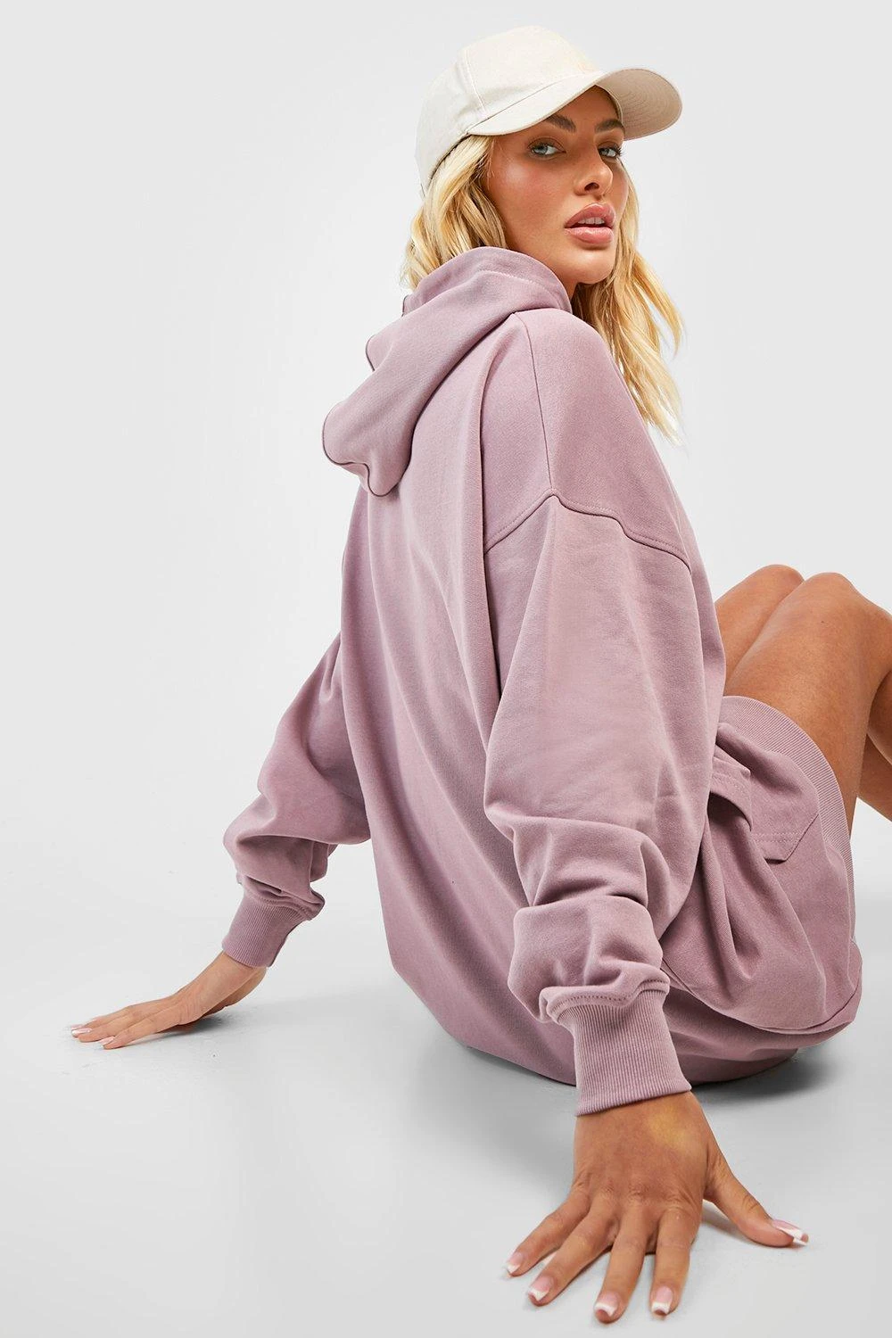 Oversize Hoodie Sweatshirt-Kleid 6 Oversize Hoodie Sweatshirt-Kleid – Bild 4