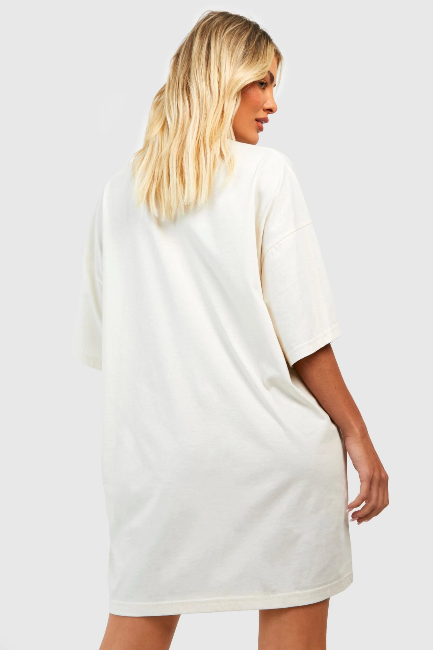 Super Oversize T-Shirt-Kleid 4 Super Oversize T-Shirt-Kleid – Bild 2