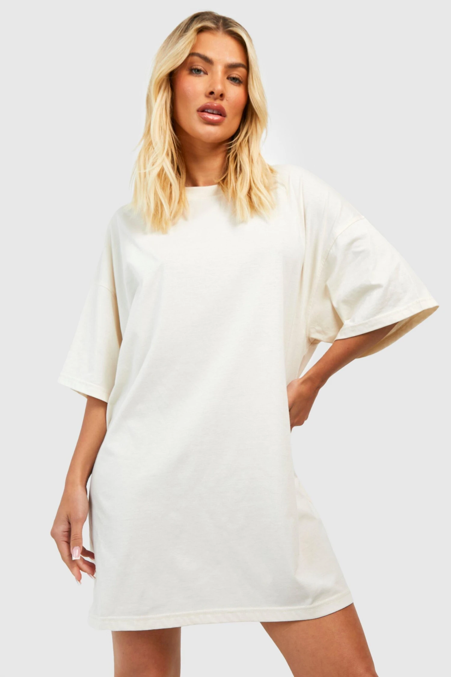 Super Oversize T-Shirt-Kleid 6 Super Oversize T-Shirt-Kleid – Bild 4