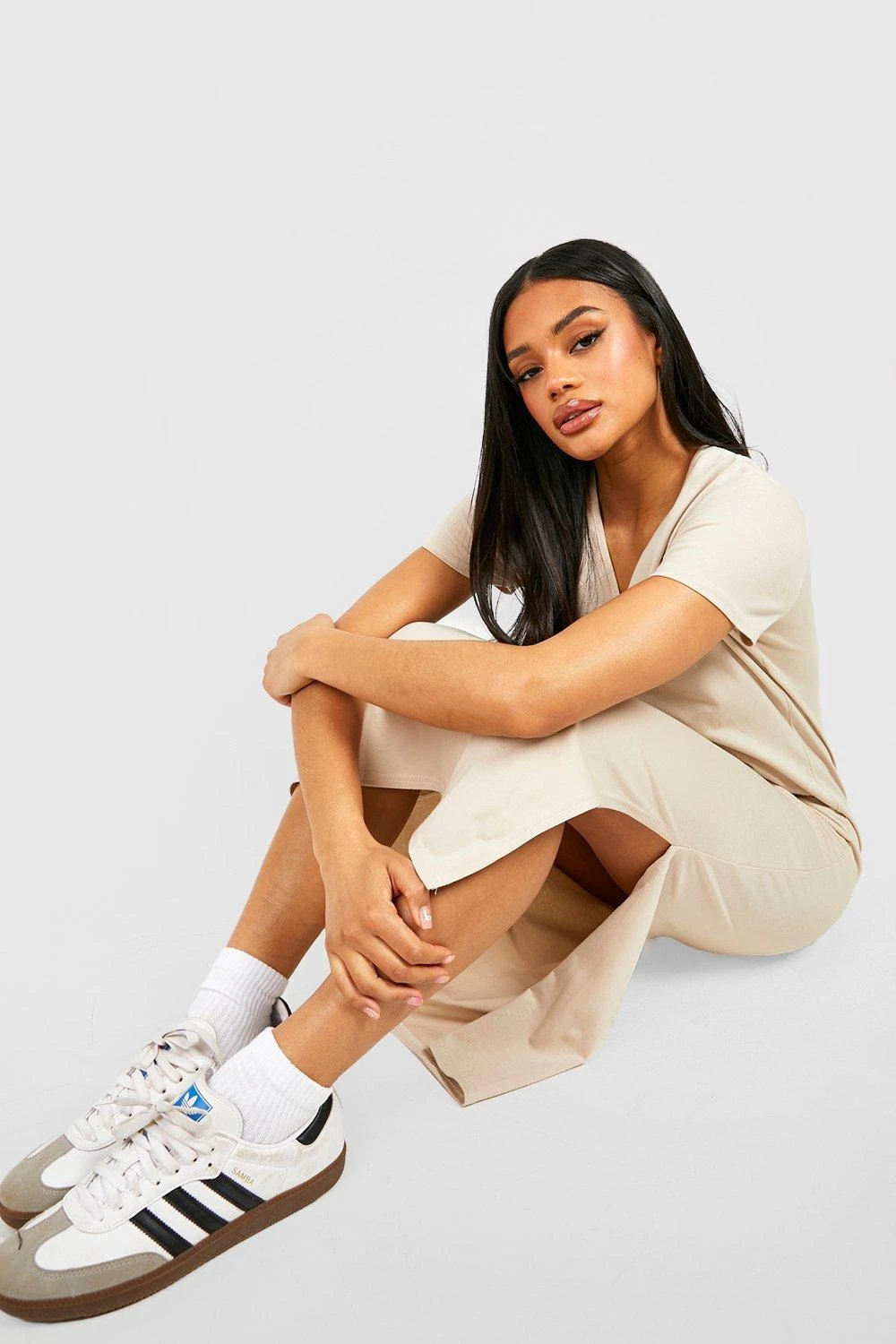 Baumwoll T-Shirt-Kleid Mit V-Ausschnitt 6 Baumwoll T-Shirt-Kleid Mit V-Ausschnitt – Bild 4