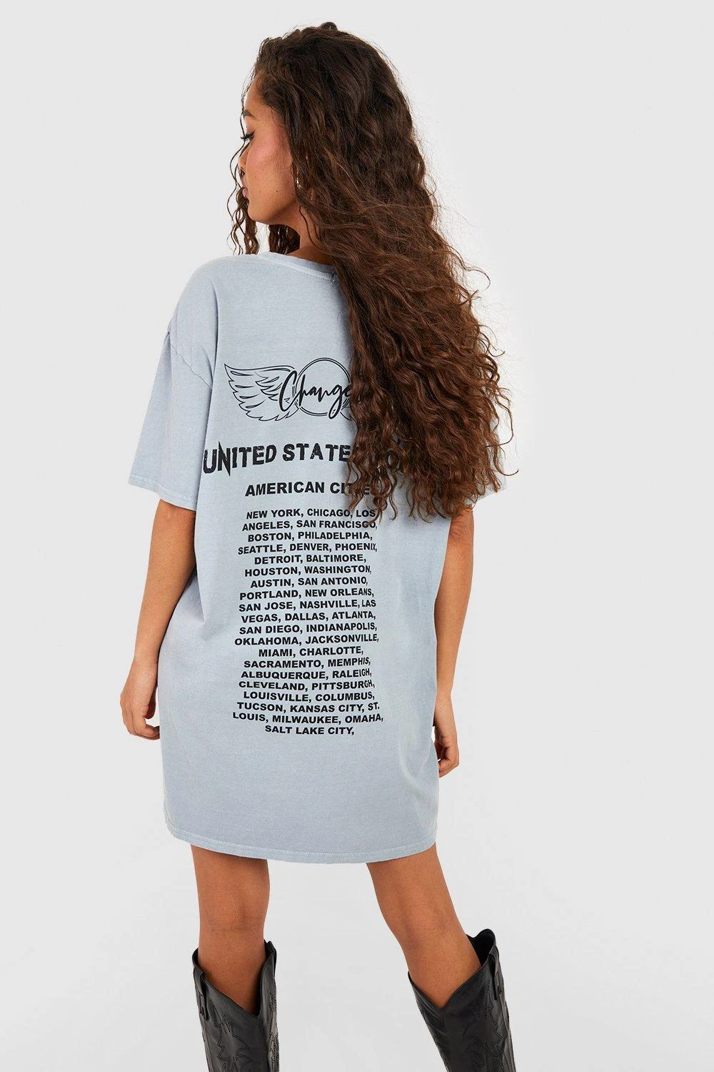 Oversize T-Shirt-Kleid Mit Moto-Print 4 Oversize T-Shirt-Kleid Mit Moto-Print – Bild 2