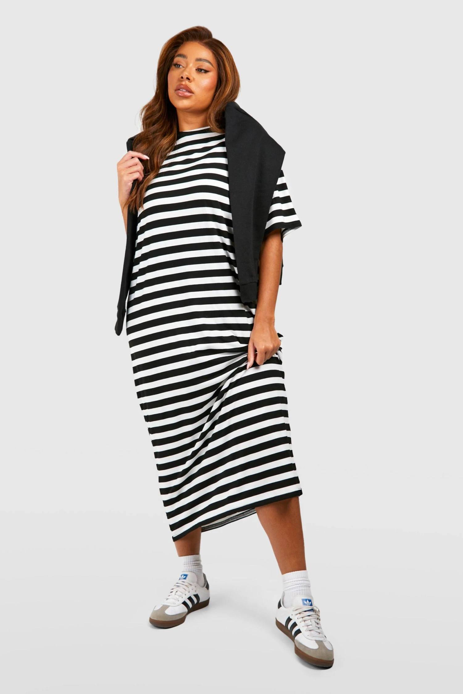 Plus Gestreiftes T-Shirt-Kleid 5 Plus Gestreiftes T-Shirt-Kleid – Bild 3