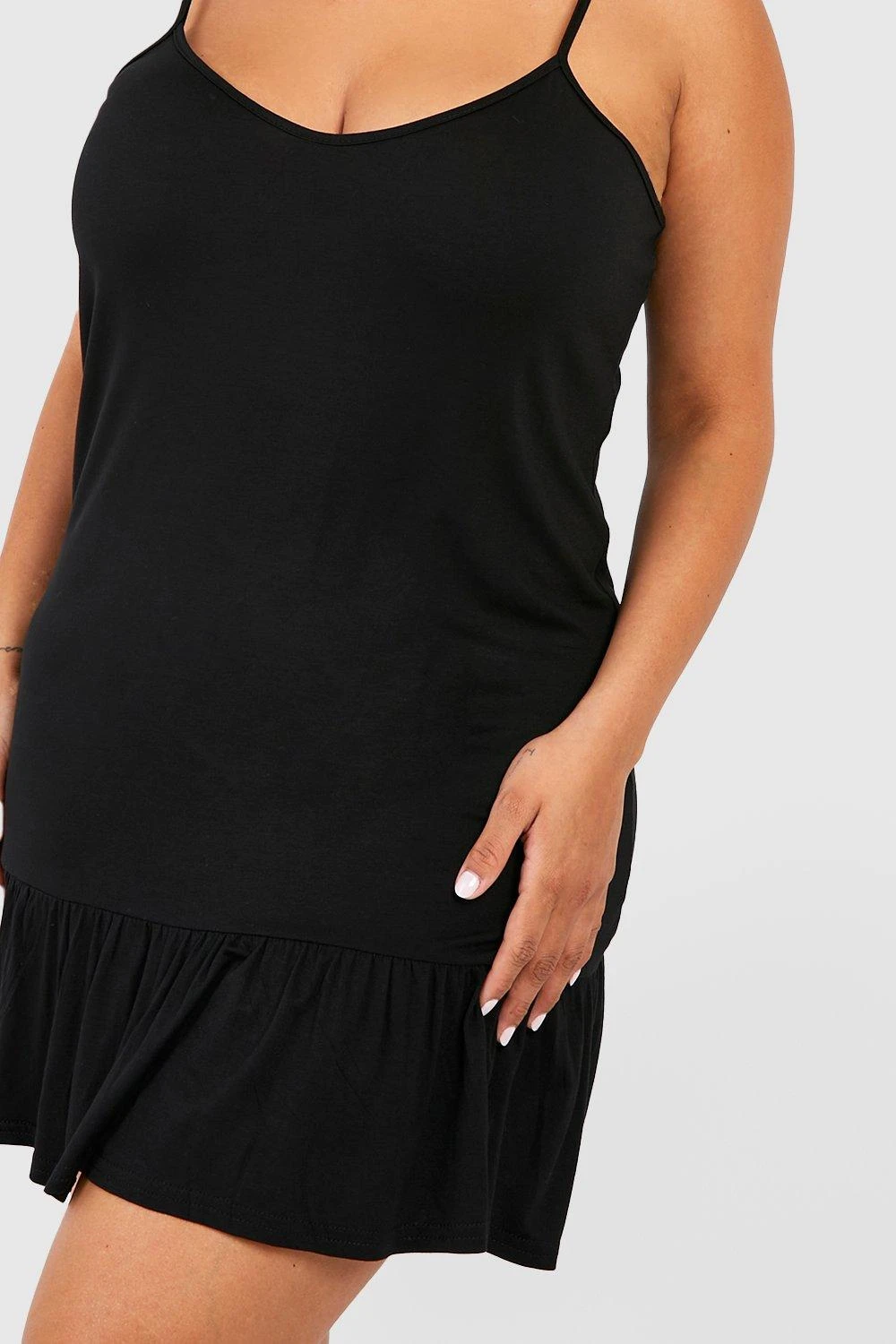 Plus Kleid Mit Rüschen-Saum 6 Plus Kleid Mit Rüschen-Saum – Bild 4