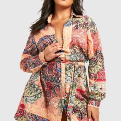 Plus Langärmliges Hemd-Kleid Mit Paisley-Print